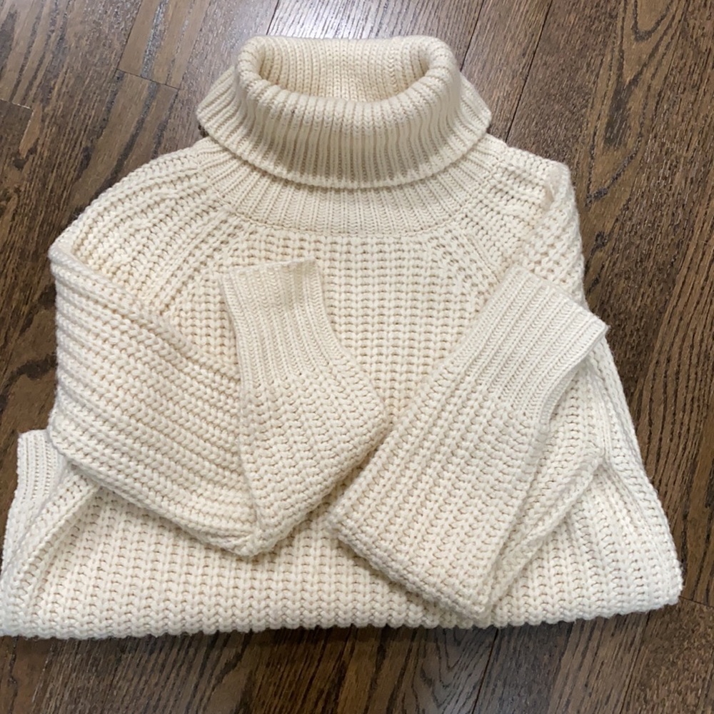 Beige cable knit sweater size small
